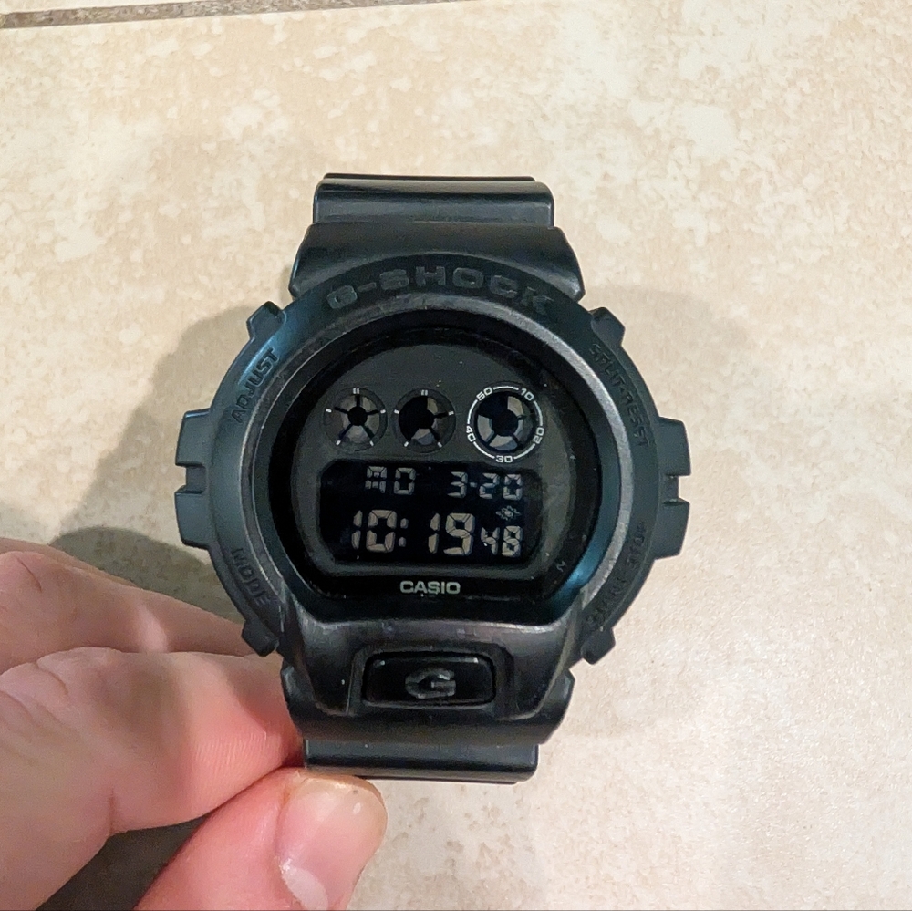 Casio G-Shock DW-6900BB